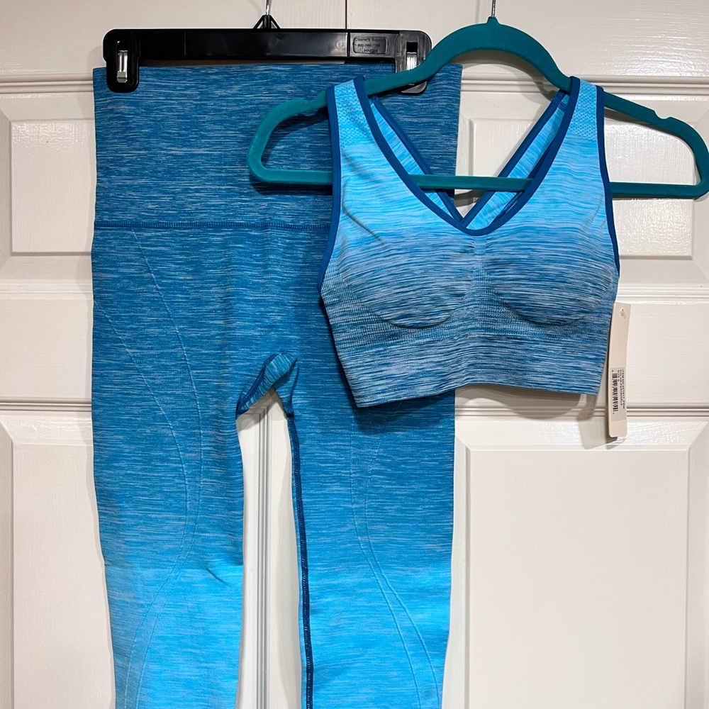 Yelete Womens Athletic Capri Pants/Sports Bra Set Blue/Grey Ombre Size Small NWT